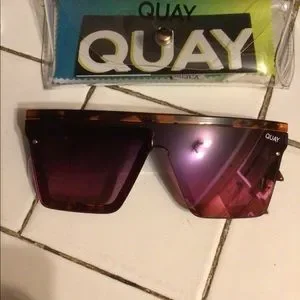 Quay Australia | Accessories | One Left Rare Quay Hindsight  display picture 1